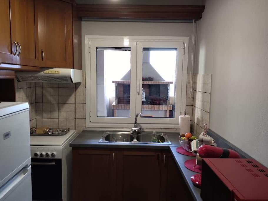 Χαίρε, Ξεΐνε, Παρ' Αμμι Φιλησεαι Apartamento Trikala  Exterior foto